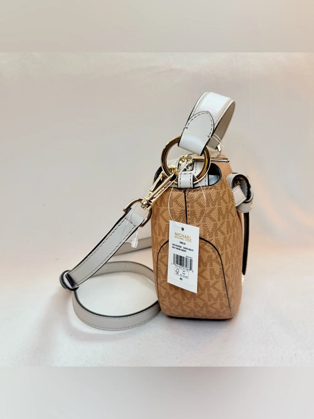 Michael Kors •signature mk